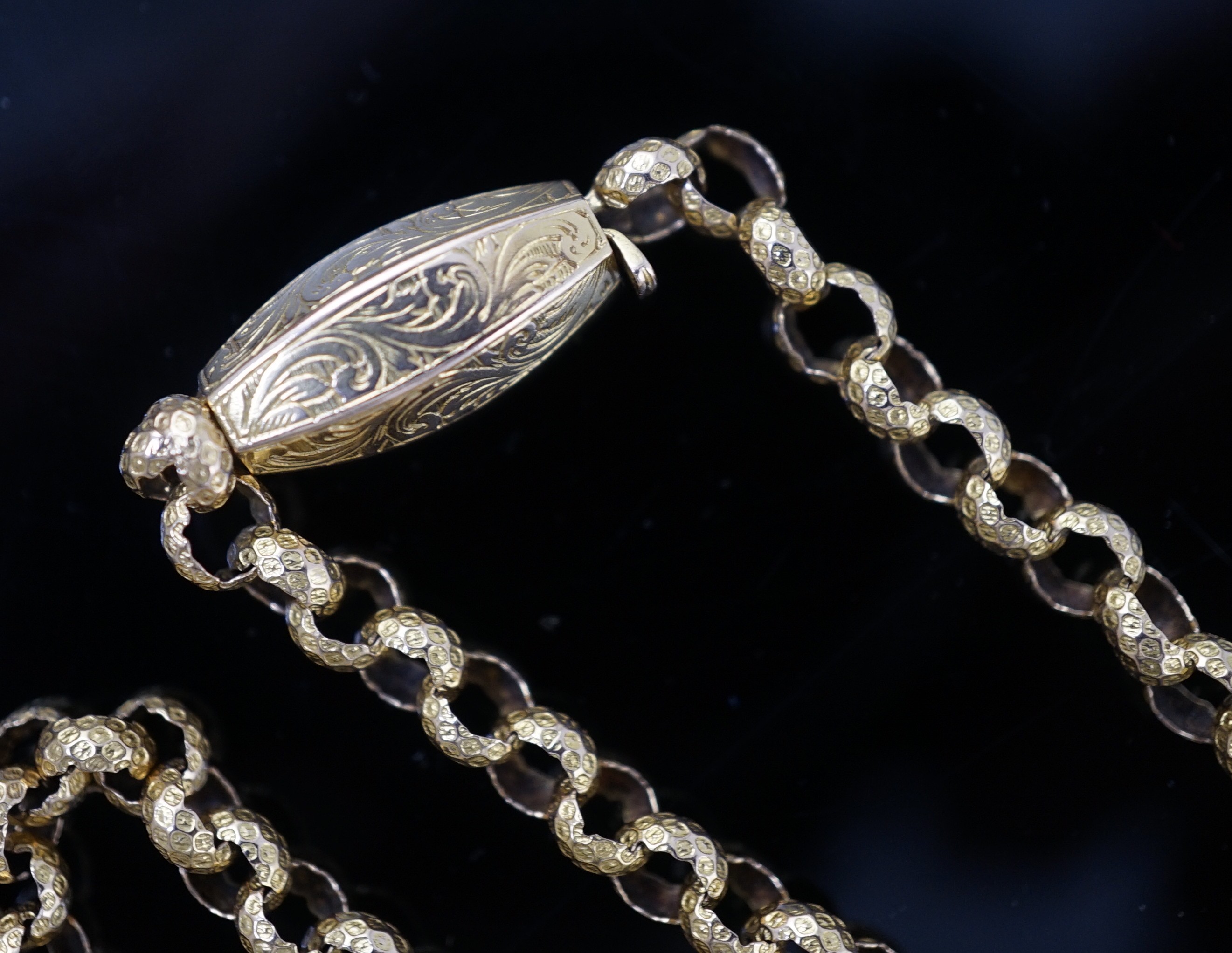 An early 19th century gold guard chain